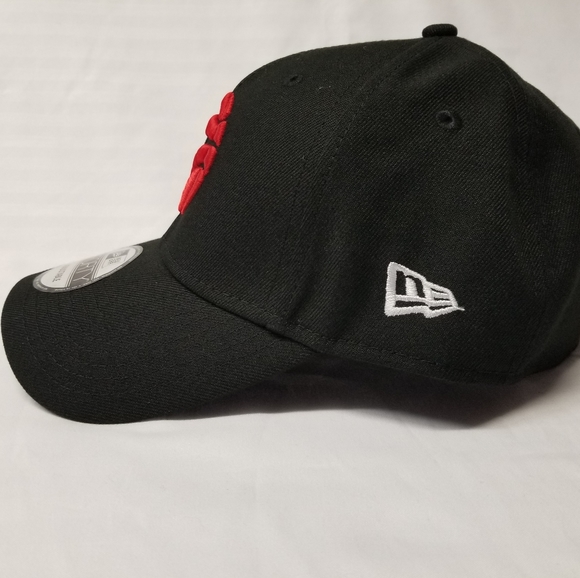 BLACK/RED TORONTO RAPTORS ADJUSTABLE CAP - Picture 3 of 6